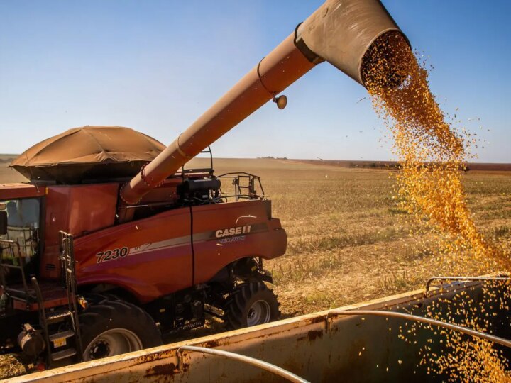 Vitória no Campo: Justiça Impede Apreensão de Máquinas Agrícolas e Limpa Nome de Produtor Rural