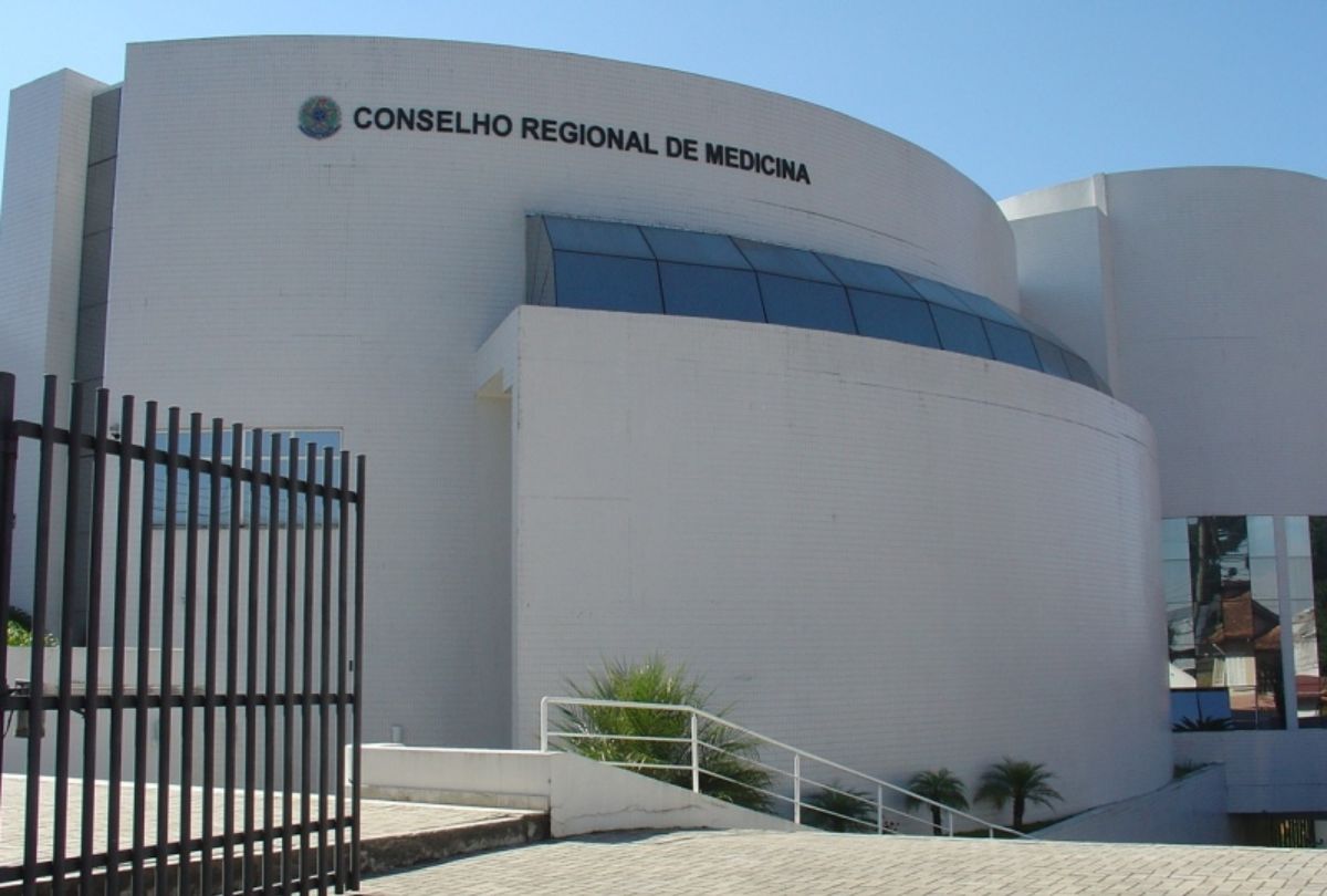 CRM-PR Lança Concurso Público com Salários de Até R$ 19,6 Mil