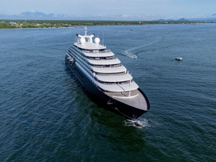 Litoral do Paraná Recebe Cruzeiro de Luxo com Turistas Europeus e Norte-Americanos