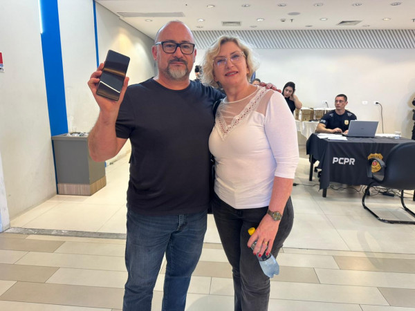 PCPR promove devolução de 600 celulares recuperados em Curitiba e Cascavel