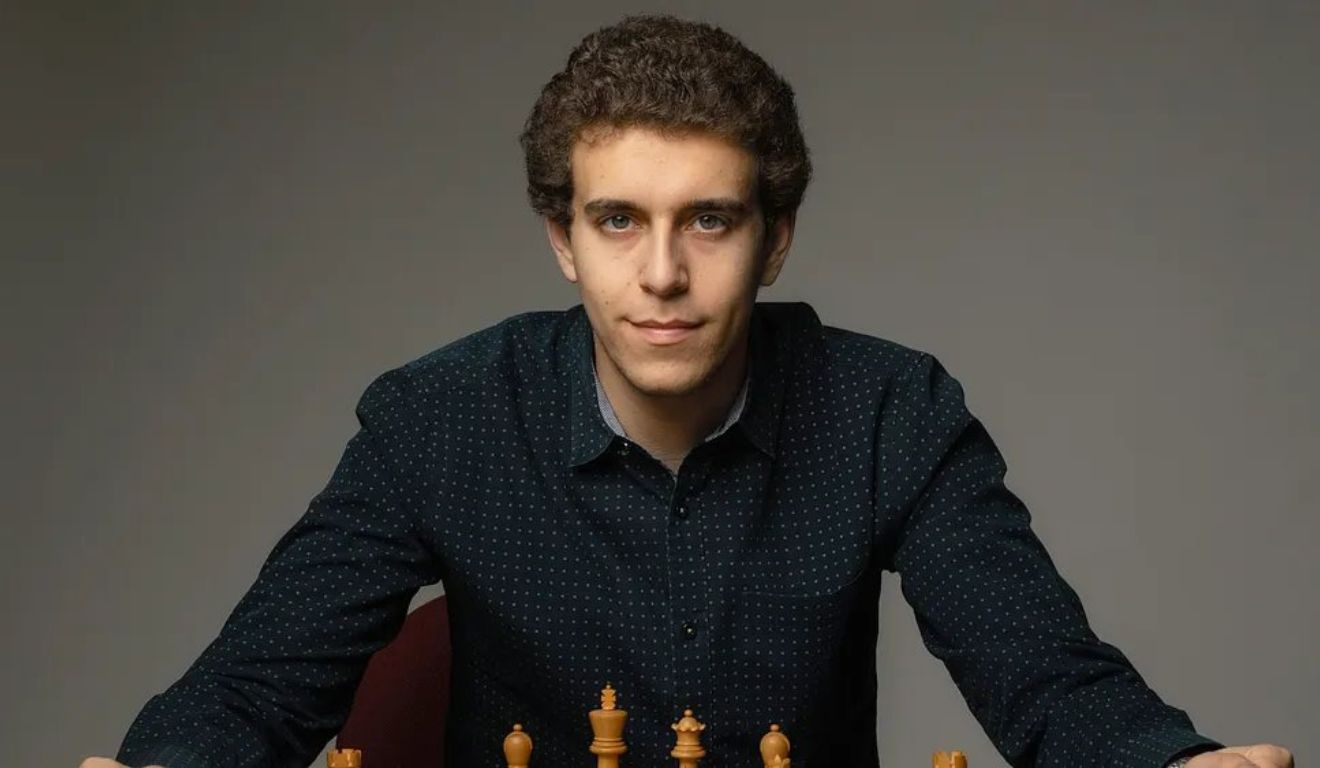 Comunidade do Xadrez em Luto: Grande Mestre Daniel Naroditsky Morre aos 29 Anos