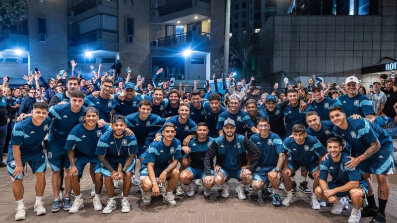Racing Inverte a Lógica: Jogadores ‘Tietam’ Torcida em Banderazo Carioca