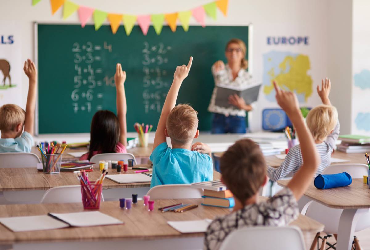 Dia do Professor: 15 de Outubro é Feriado? Saiba o que Abre e o que Fecha