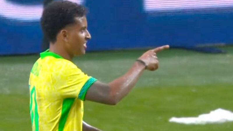 Rodrygo brilha em amistoso e crava: “Tratei como final de Copa”