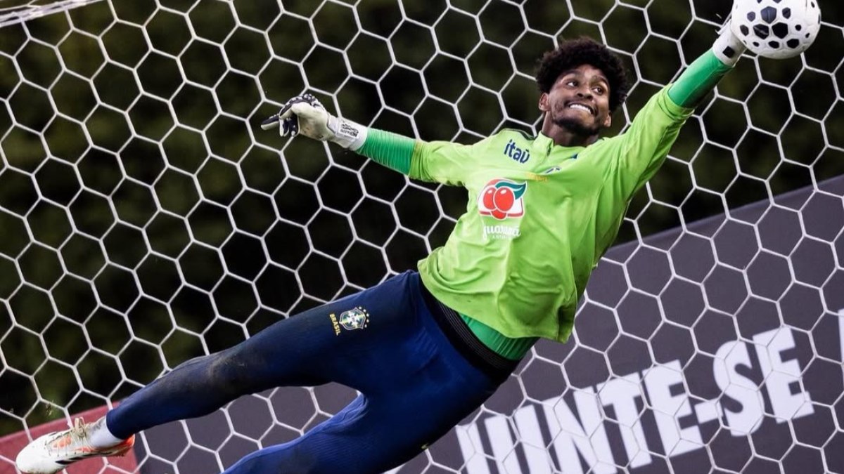 De Promessa a Realidade: Hugo Souza Faz Sua Estreia na Seleção Brasileira Contra o Japão