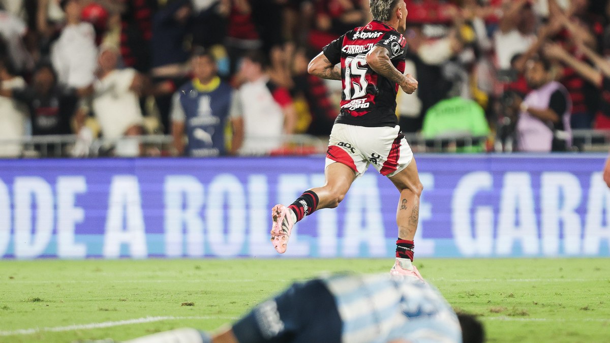 Carrascal brilha, Flamengo vence Racing pela Libertadores no Maracanã