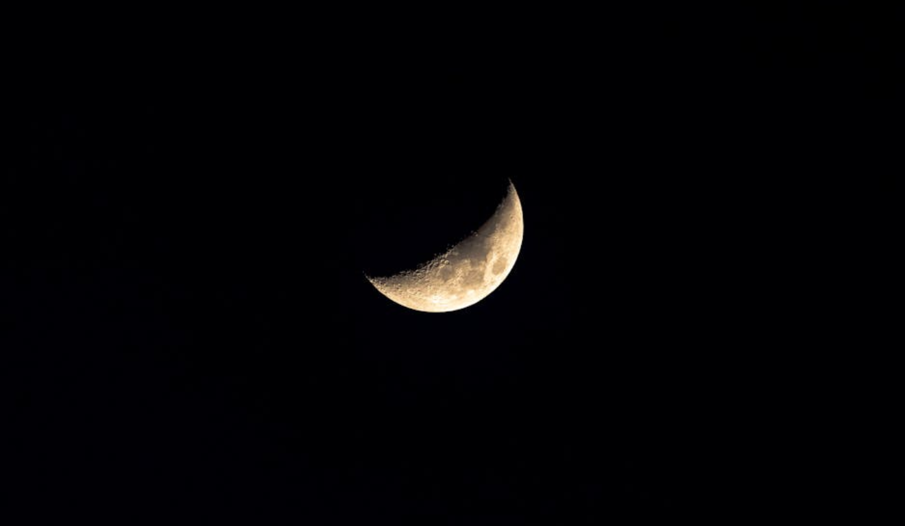 Lua Crescente Ilumina o Céu de Outubro: Descubra Influências e Curiosidades!