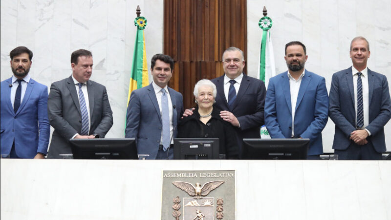 Professores do Paraná Homenageados em Sessão Solene na Assembleia Legislativa