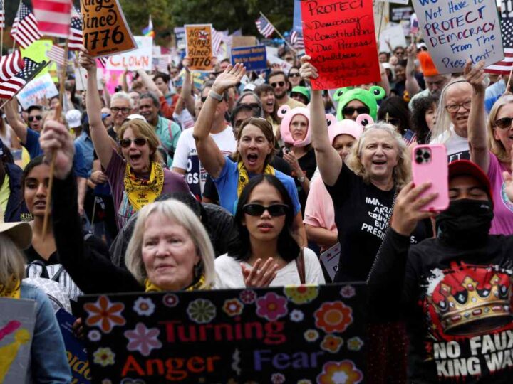 Onda de Protestos Anti-Trump Varre os EUA em Manifestações ‘Sem Reis’