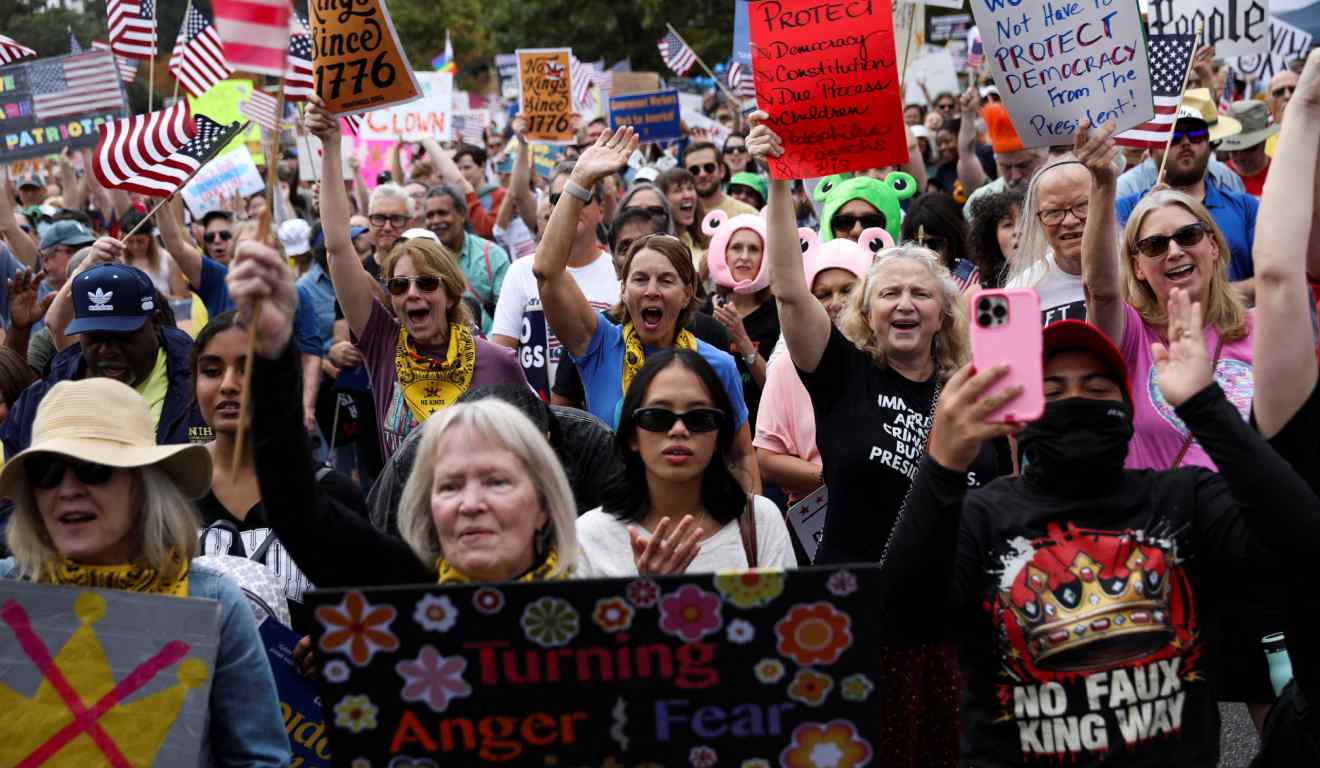 Onda de Protestos Anti-Trump Varre os EUA em Manifestações ‘Sem Reis’