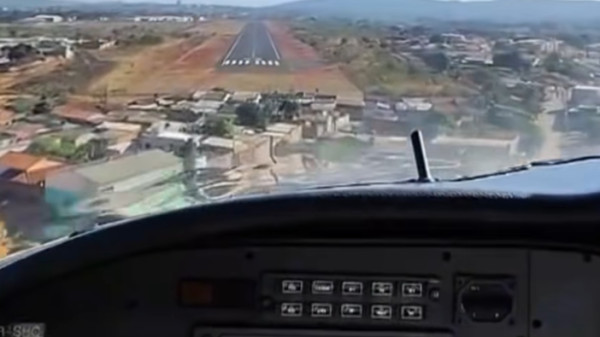 Pouso em Formosa por um triz: Cão invade pista e quase causa acidente aéreo; vídeo impressiona