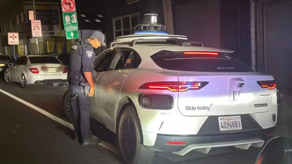 Autônomo Rebelde: Carro da Waymo Ignora Lei e Desafia Autoridades com Retorno Proibido