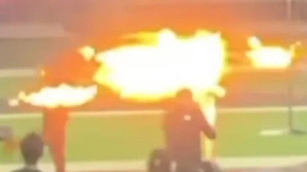 Apresentação com fogo termina em susto: Youtuber sofre queimaduras em show do Nitro Circus
