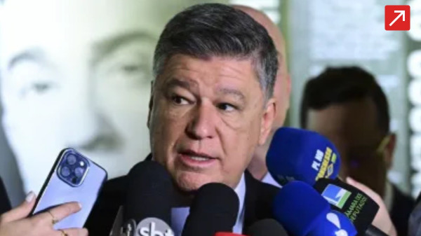 Ex-Chefe do INSS Obtém Direito ao Silêncio na CPMI e Decisão Gera Críticas no Senado