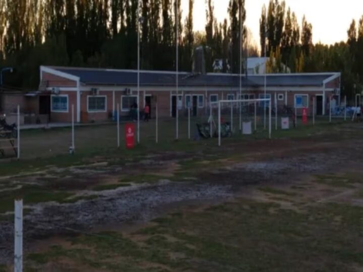 Tragédia no Futebol Argentino: Trave Cede e Tira a Vida de Menino de 11 Anos