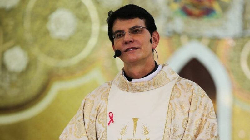 Padre Reginaldo Manzotti Amplifica Mensagem do Outubro Rosa em Parceria Inédita