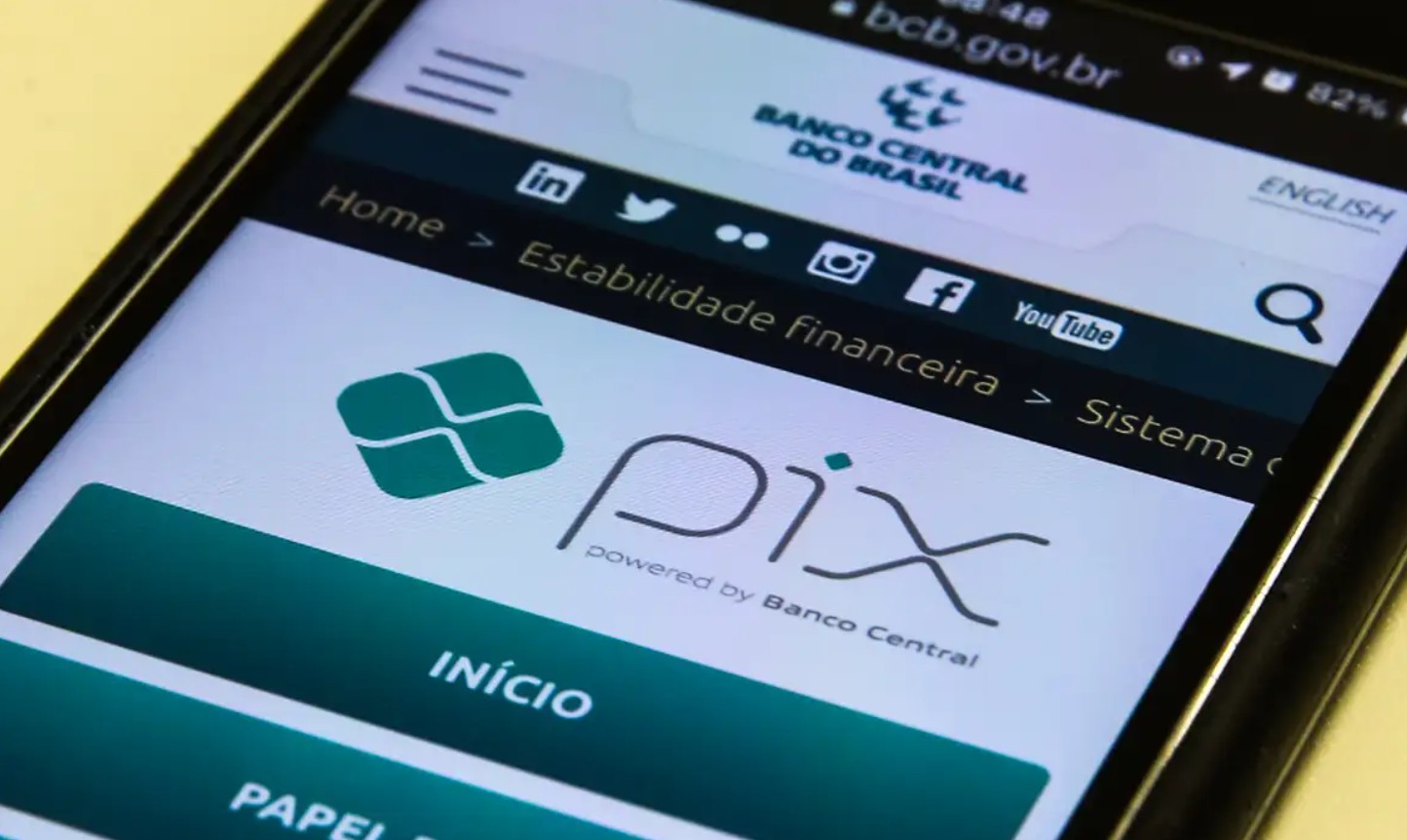 Pix não discrimina empresas estrangeiras, responde Brasil aos EUA