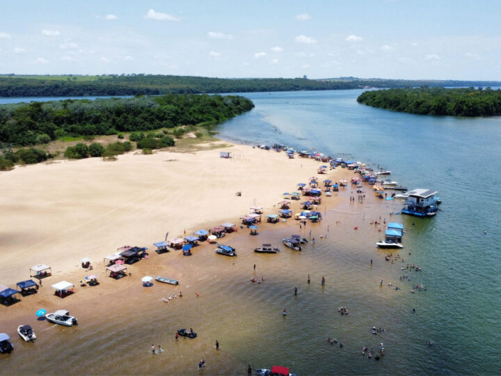 Cidade do Paraná sem mar tem mais barcos que carros