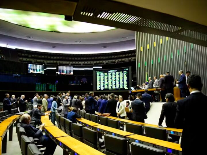 Líderes do Congresso pedem urgência para projeto que pode destituir comando do Banco Central