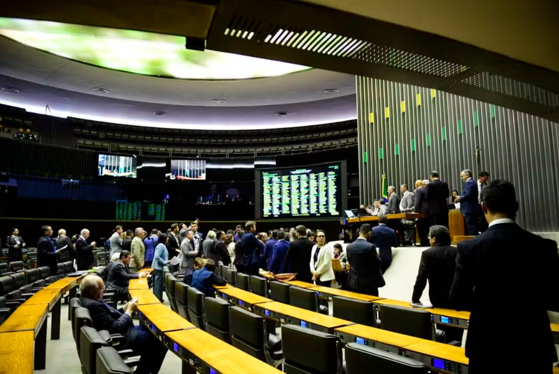 Líderes do Congresso pedem urgência para projeto que pode destituir comando do Banco Central