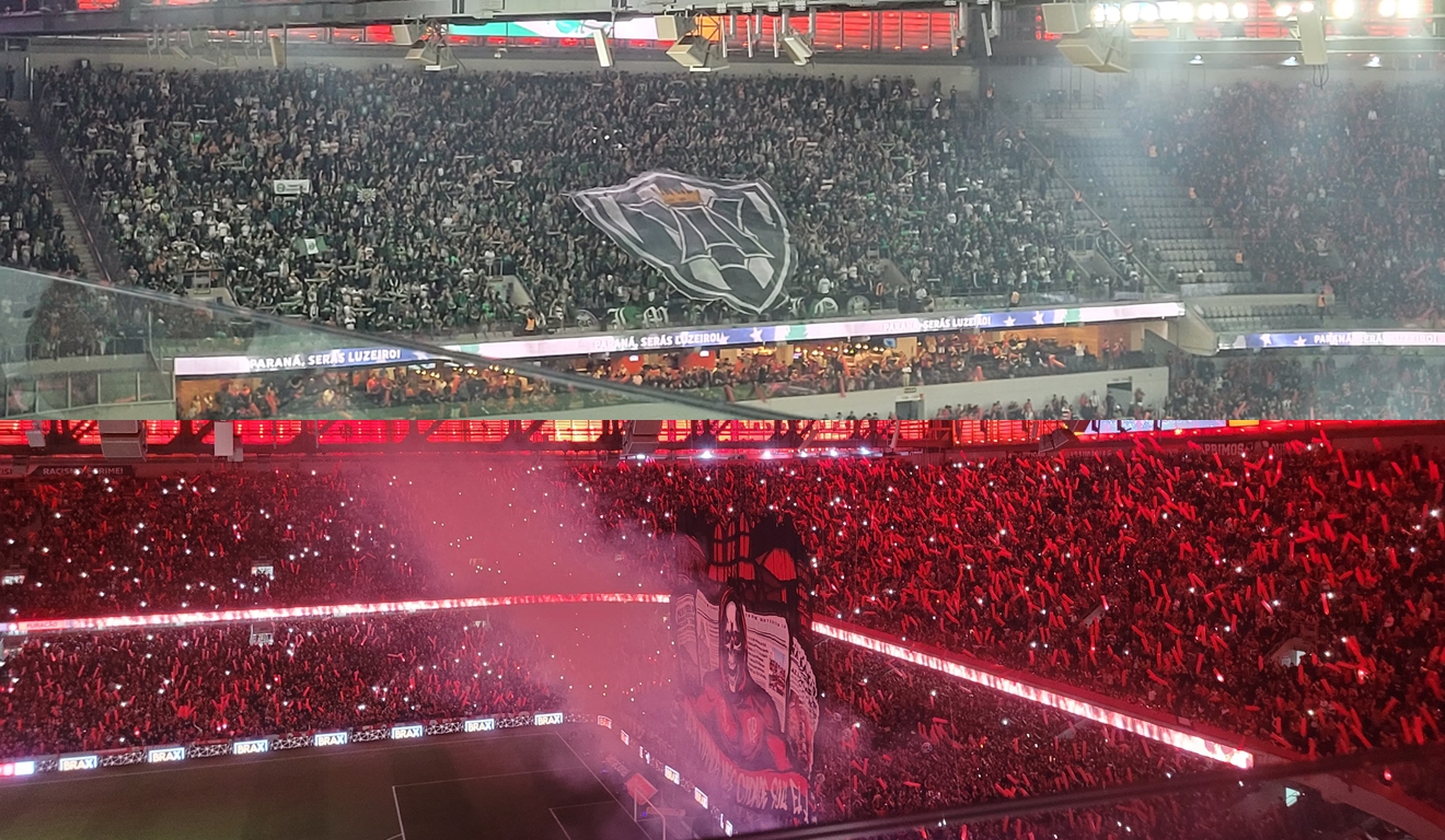 Série B Incandescente: Coritiba Dispara na Liderança, Athletico Despenca e a Luta Contra o Rebaixamento Atinge Novos Patamares