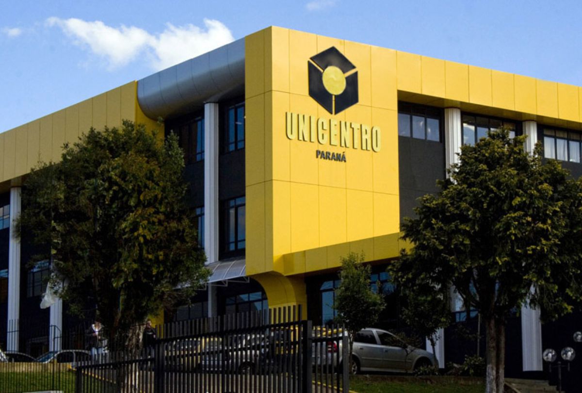 Unicentro lança teste seletivo com salários de até R$ 10,6 mil; confira as vagas
