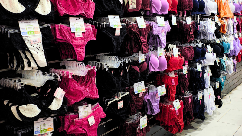 Trio de mulheres tenta furtar 25 calcinhas em Guarapuava