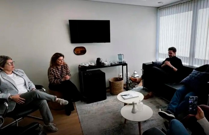 Vereadora cassada de Maringá é contratada por Fabio Oliveira