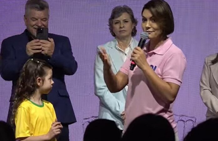 Michelle Bolsonaro prega união da direita para varrer a esquerda do poder