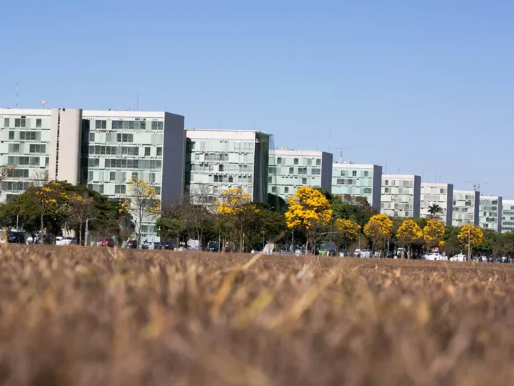 Deputados recuam em apoio à PEC da reforma administrativa