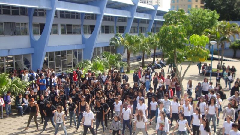 Câmara de Florianópolis aprova uso da Bíblia em escolas e gera polêmica