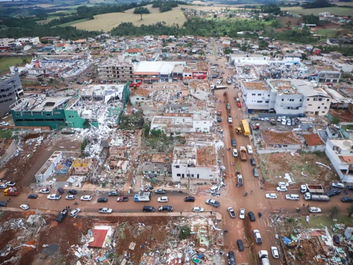 Rio Bonito do Iguaçu: cidade devastada por tornado enfrenta desafios de reconstrução