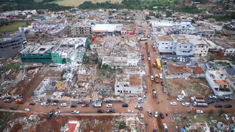 Rio Bonito do Iguaçu: cidade devastada por tornado enfrenta desafios de reconstrução