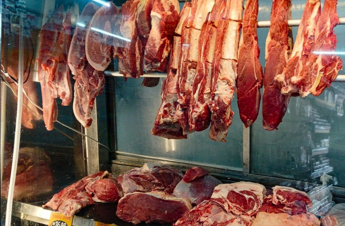 Brasil registra perdas de US$ 700 milhões nas exportações de carne até outubro