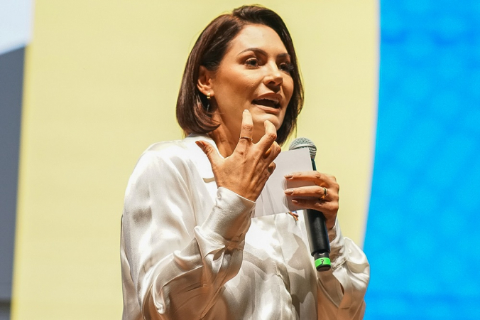 Michelle Bolsonaro critica atuação do Congresso e do STF em Londrina