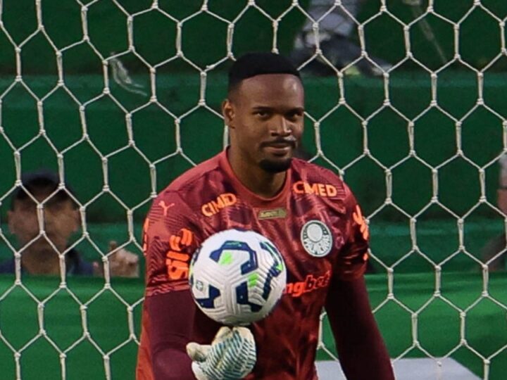 Carlos Miguel brilha no gol do Palmeiras e torcida o compara a Neuer após vitória