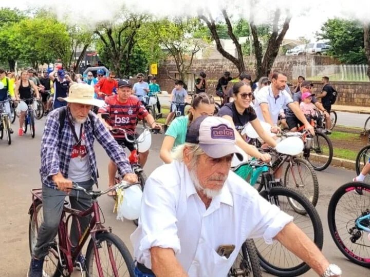 Guarapuava Pedala pela Paz no Tradicional Passeio Ciclístico de 15 de Novembro