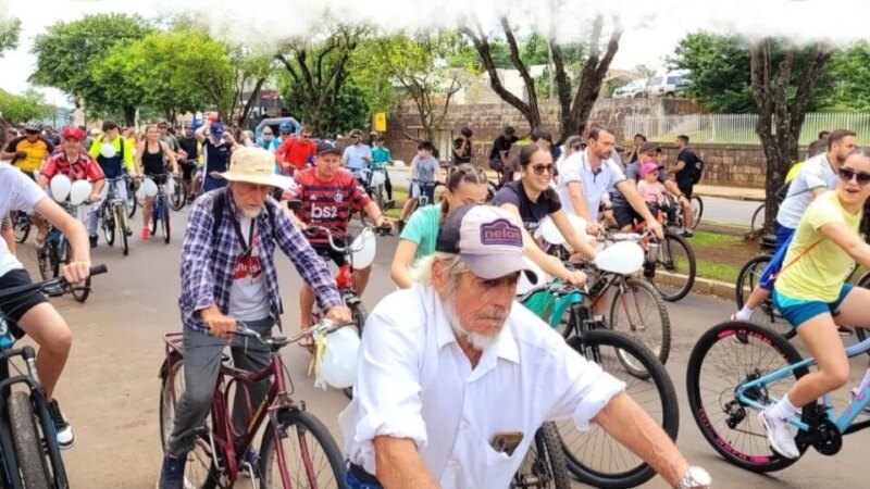 Guarapuava Pedala pela Paz no Tradicional Passeio Ciclístico de 15 de Novembro