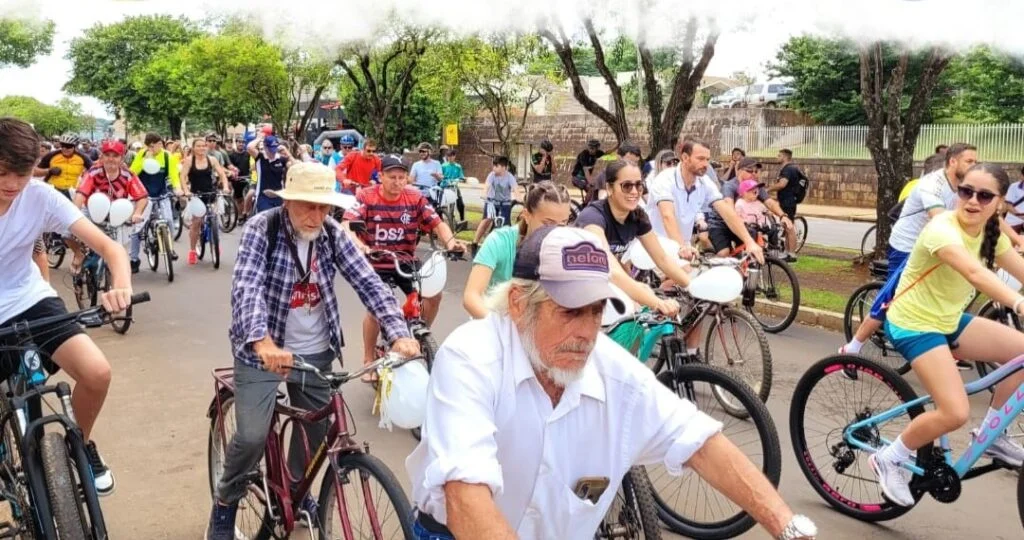 Guarapuava Pedala pela Paz no Tradicional Passeio Ciclístico de 15 de Novembro