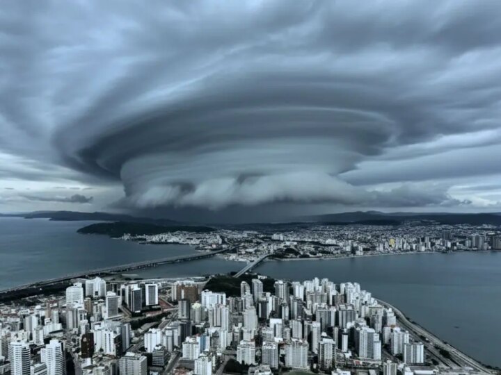 Sul e Centro-Oeste Sob Alerta Máximo: Tempestades Severas e Ventos Fortíssimos à Vista