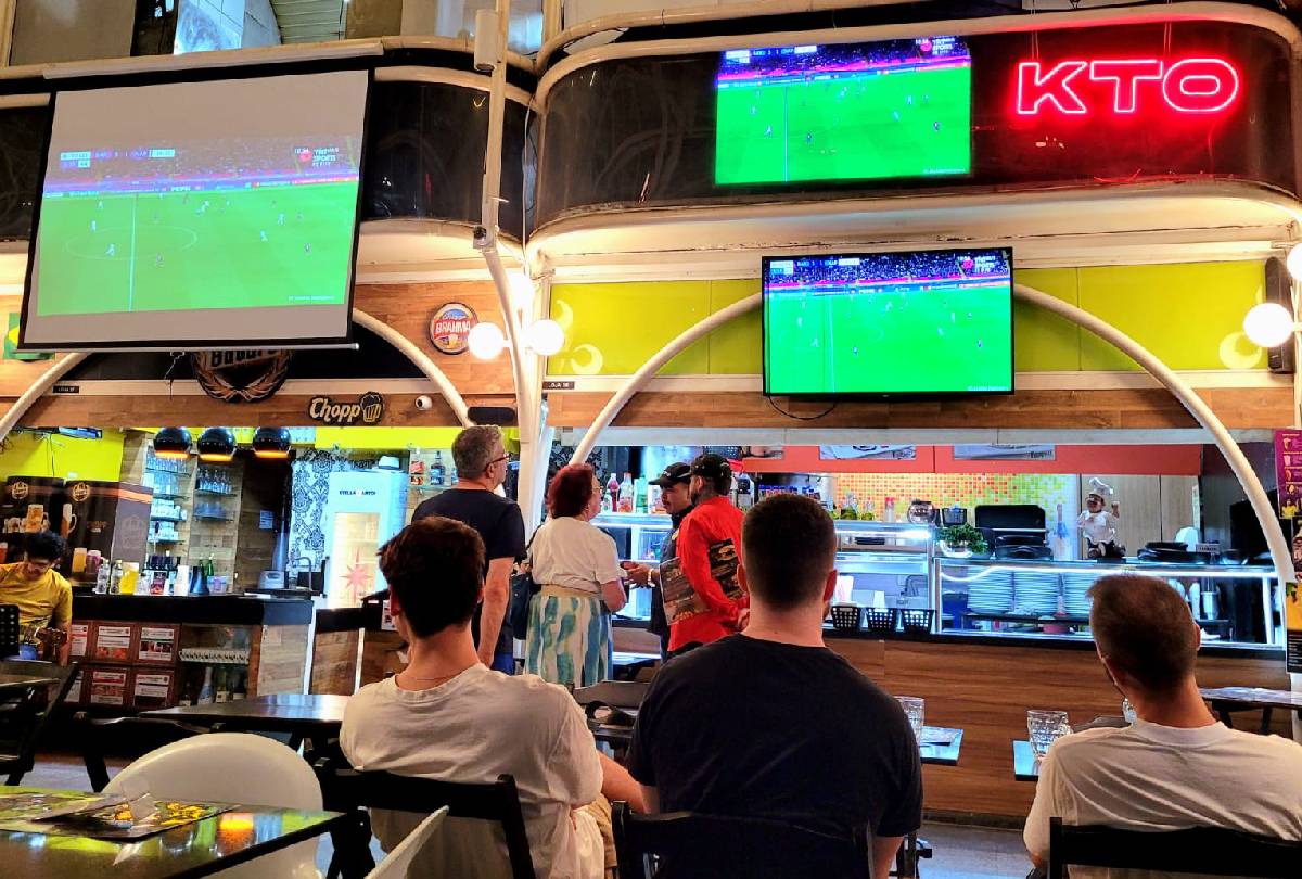 Final da Libertadores: Bar em Curitiba promete chope grátis em caso de vitória do Palmeiras