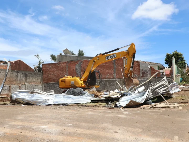 Limpeza em Rio Bonito do Iguaçu deve durar até três dias