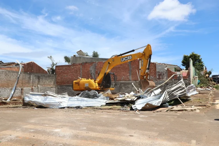 Limpeza em Rio Bonito do Iguaçu deve durar até três dias
