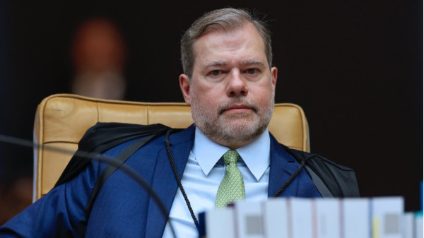 Giro no STF: Toffoli Altera Voto e Duque Deixa a Prisão