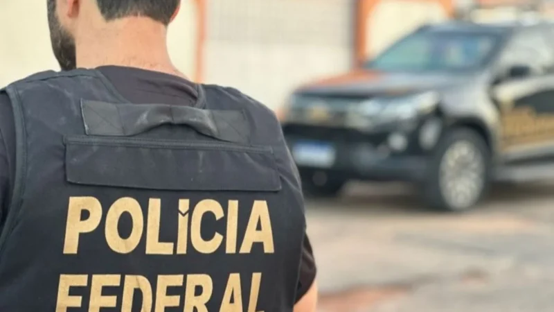 Operação da PF mira policiais por extorsão no Rio
