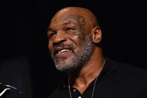 Mike Tyson anuncia África como palco da luta de exibição contra Floyd Mayweather
