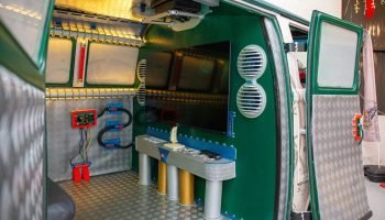 Kombi do Tempo relembra construção de Itaipu