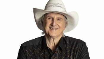 Sérgio Reis comemora 67 anos de carreira com show no Teatro Guaíra em março