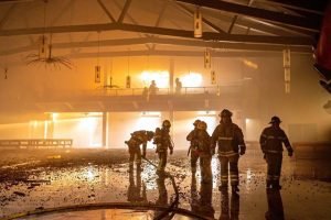 Vista parcial da Catedral San Blas após o incêndio que atingiu o telhado. — Foto