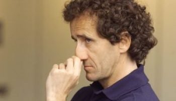 1160460649-alain-prost-tetracampeao-mundial-de-formula-1-300x244-1